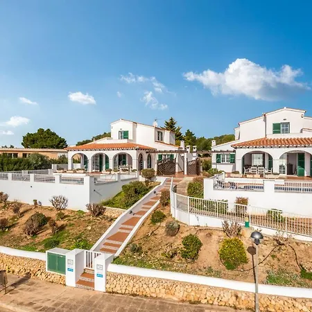 Sleeps 8 With Pool And Air Con