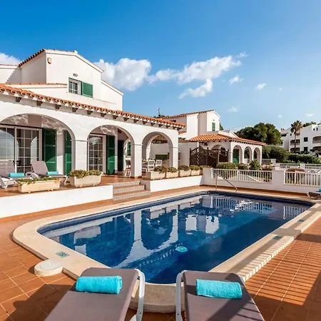 Sleeps 8 With Pool And Air Con *