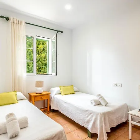 Sleeps 8 With Pool And Air Con 圣托马斯