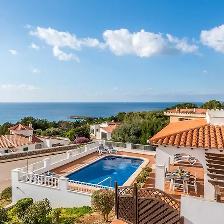 Sleeps 8 With Pool And Air Con